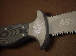 "Macha" 304 stainless steel machine-engraved bolster detail